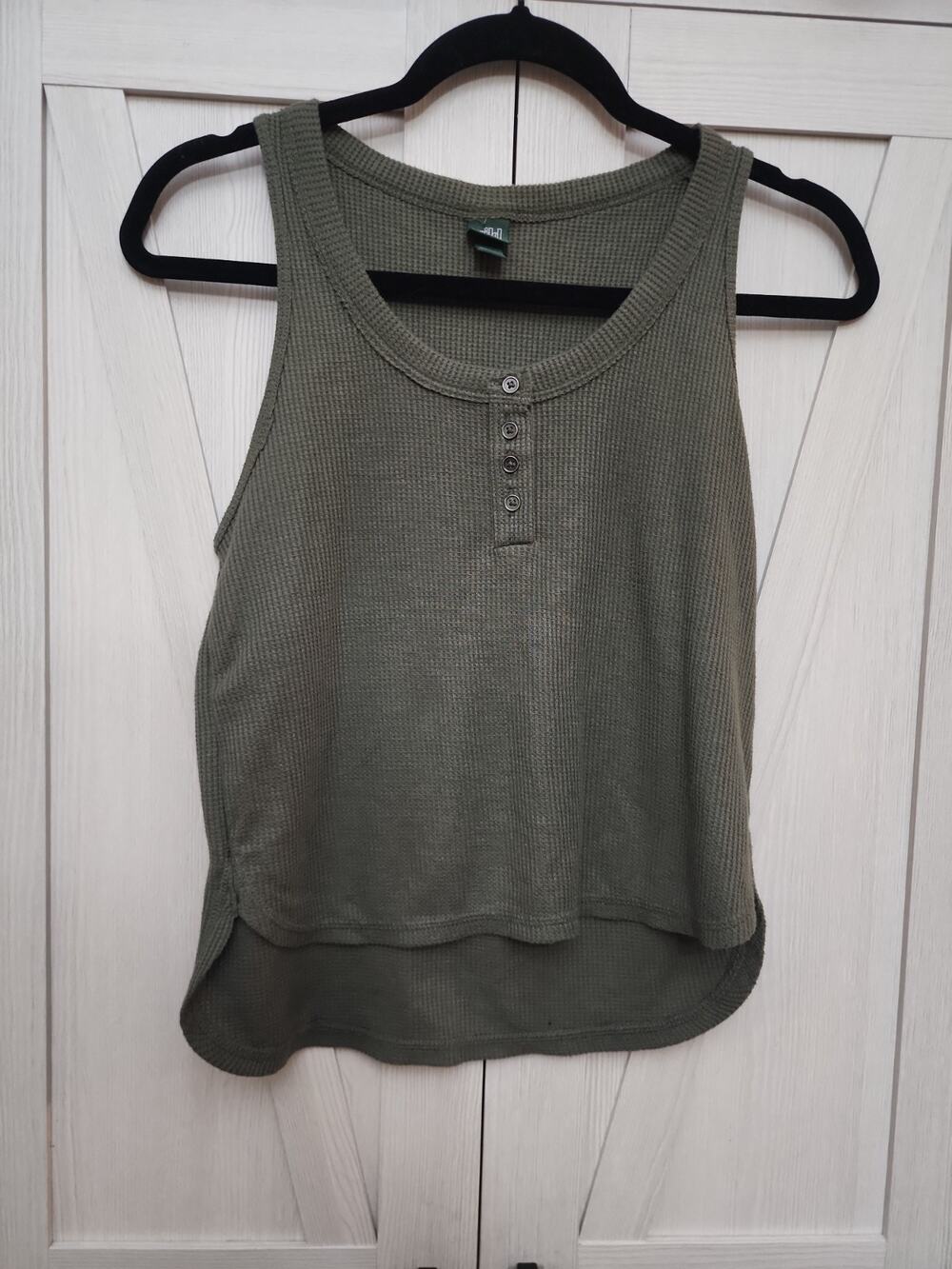 Size Small Wild Fable Olive Green Waffle Knit Henley Tank Top Sleeveless Shirt